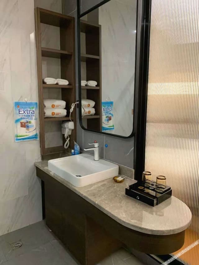 Light Luxury Queen Room