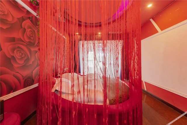 Rose Featured Room