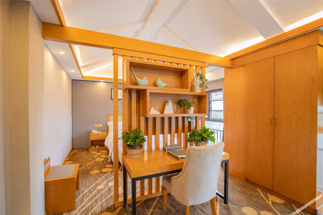 Deluxe Suite