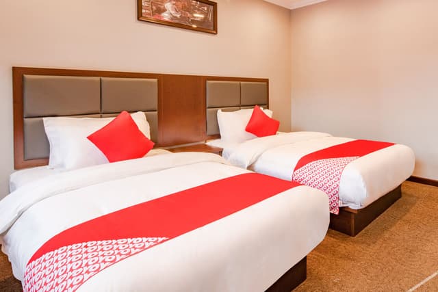 Deluxe 2-bed Room