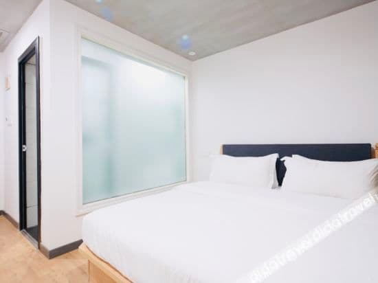 Boutique Queen Room