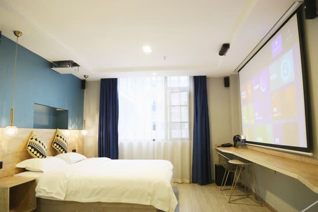 Queen Room