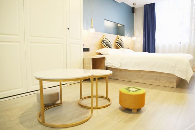 Queen Room