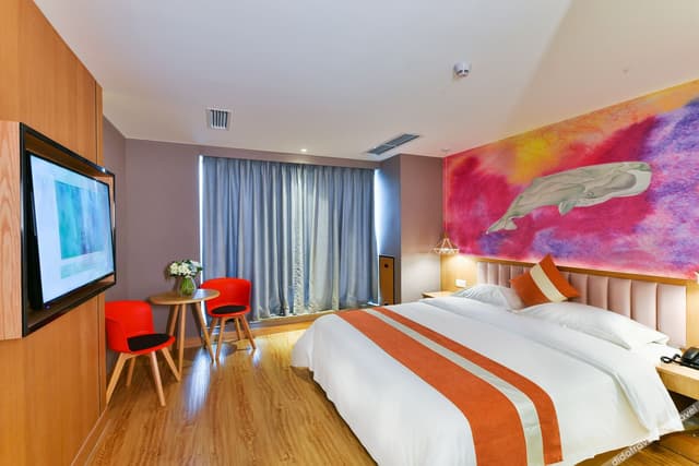 Business Room - With View (Double Bed)