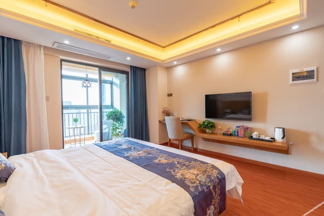 Panoramic Queen Room