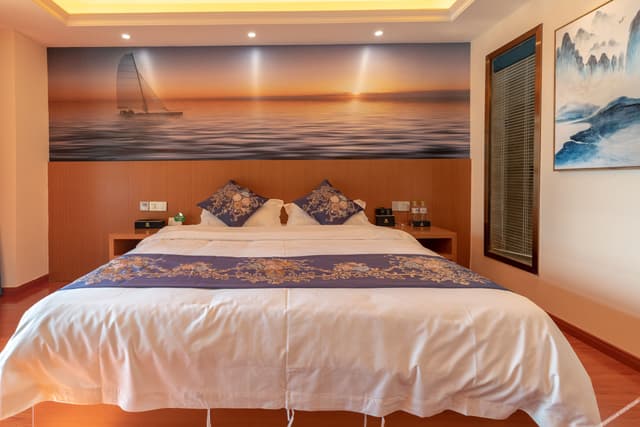 Panoramic Queen Room