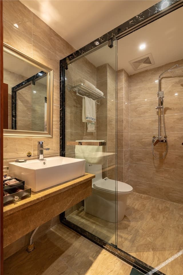 Panoramic Queen Room