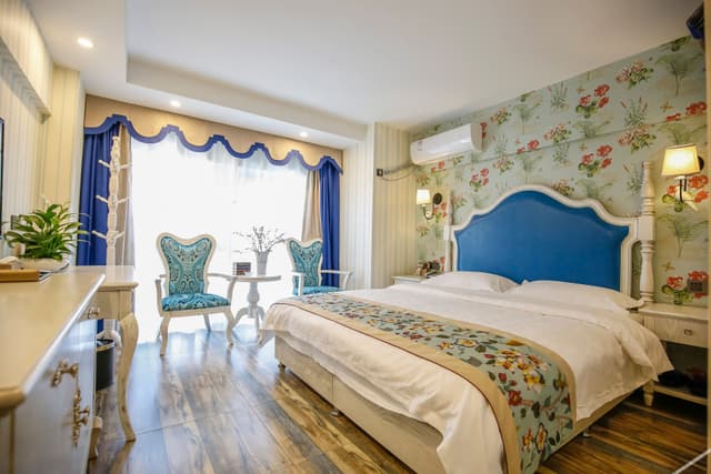 Executive Queen Room