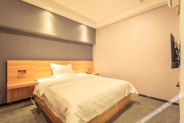 Discount Queen Room