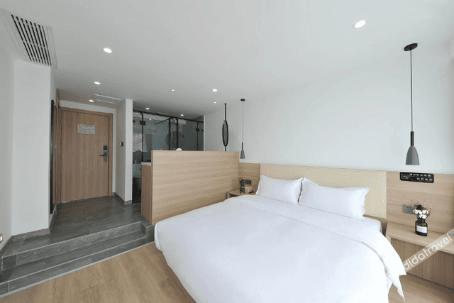 Queen Room