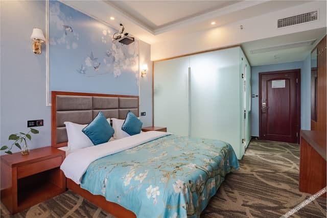 Featured Deluxe Room (Double bed)
