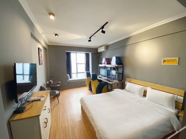 Gaming Double Bed Room