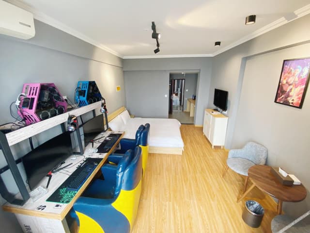 Gaming Double Bed Room