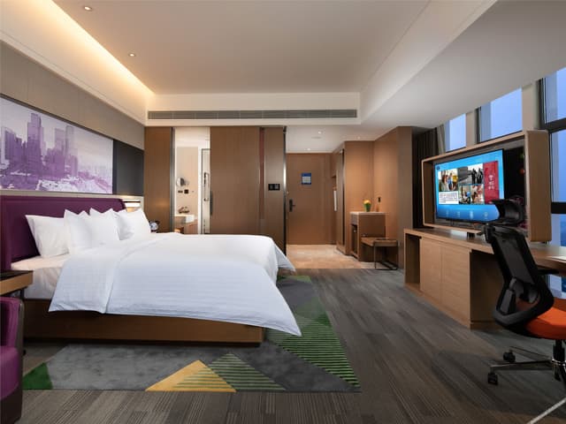 Deluxe Queen Room
