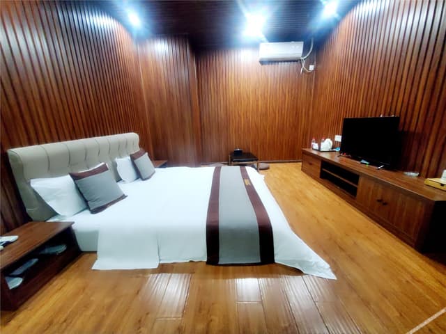Theme Room (No window)