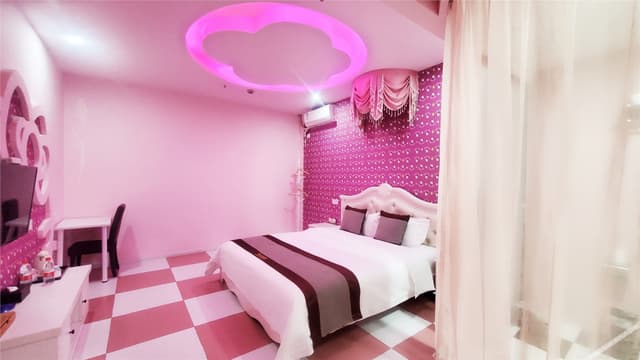Theme Room (No window)