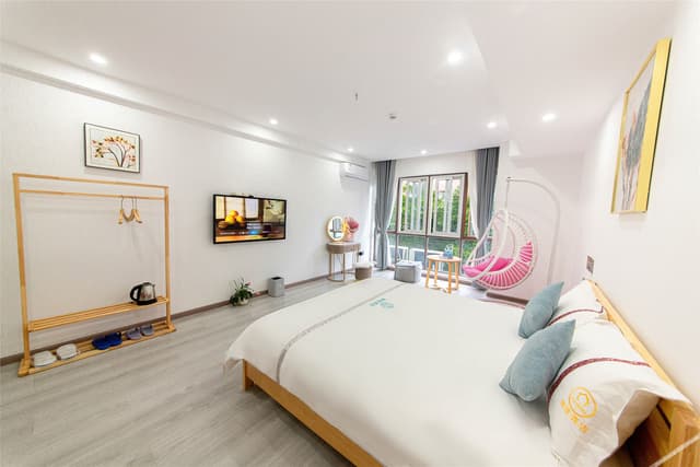 Deluxe Room (Double Bed)