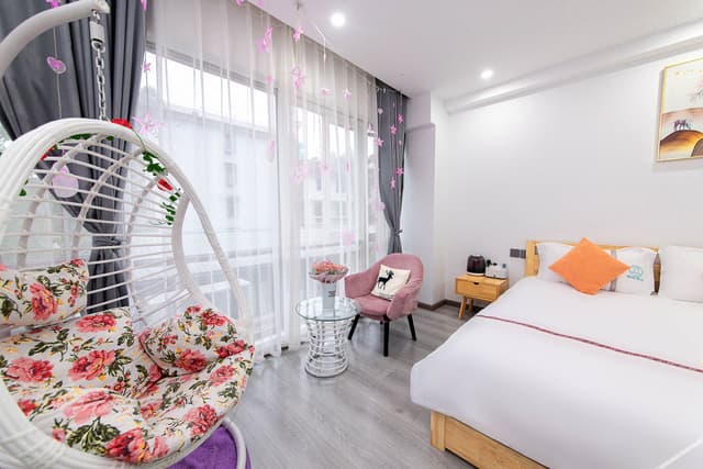 Comfy Couples' Room