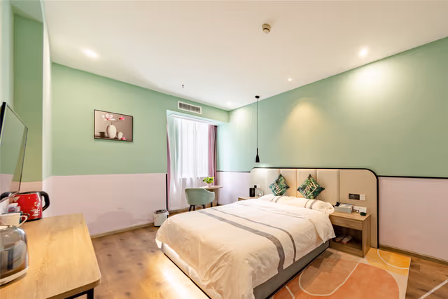 Romantic Round-bed Room