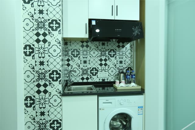 Guestroom (Queen bed)