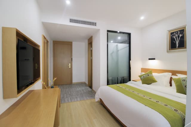 Queen Room