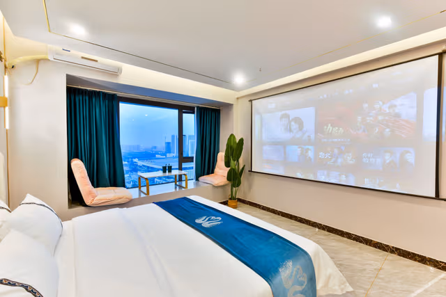 Featured Deluxe Room (Double Bed)