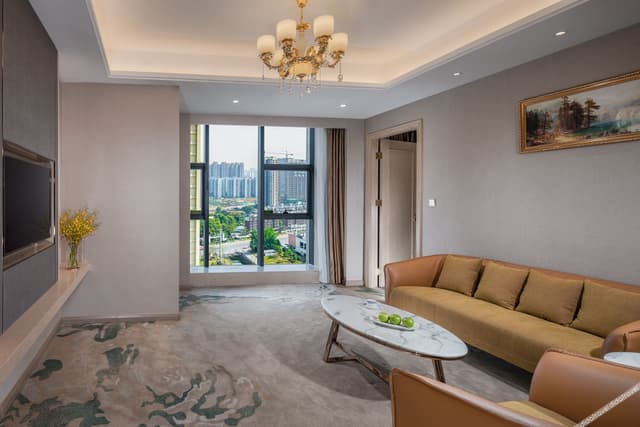 Deluxe Suite