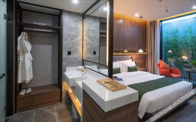 Guestroom (Queen bed)
