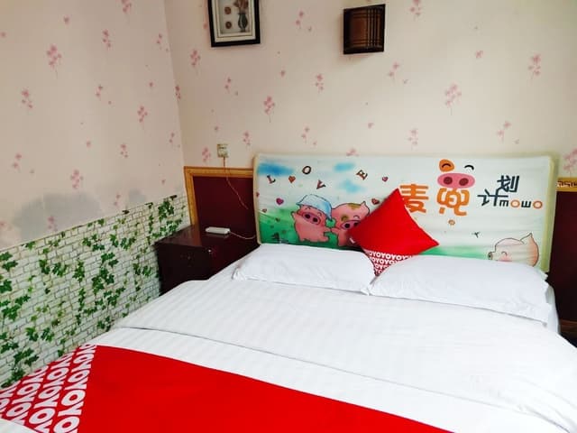Cozy Queen Room