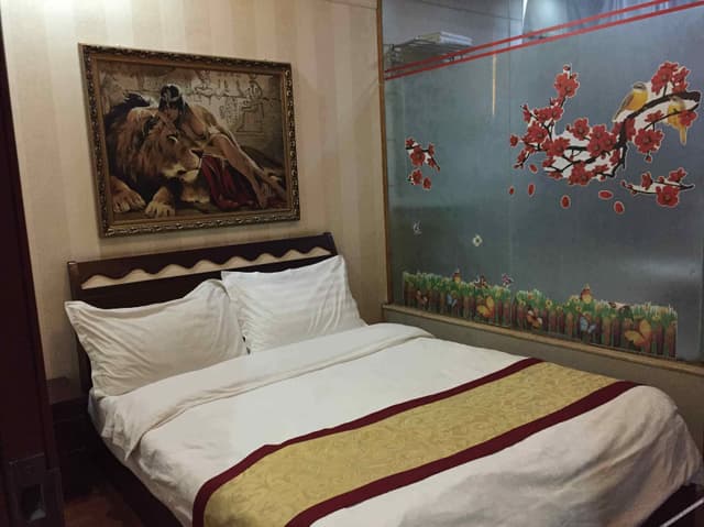 Queen Room