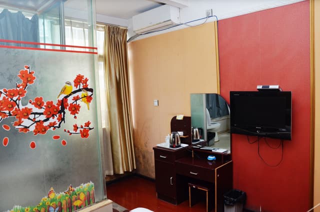 Queen Room