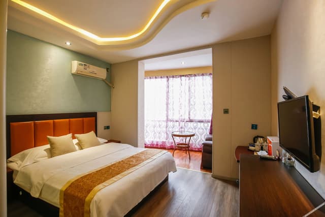 Elegant Deluxe Double Room