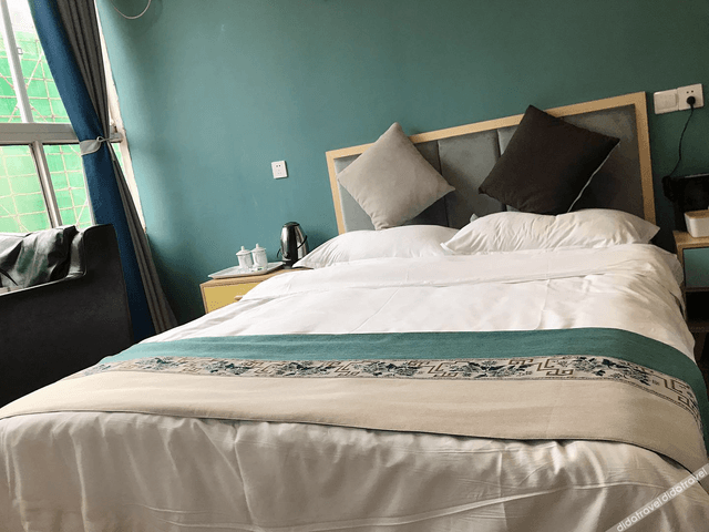 Featured Deluxe Room (Double Bed)