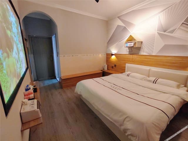 Sunshine Featured Room (Double Bed)