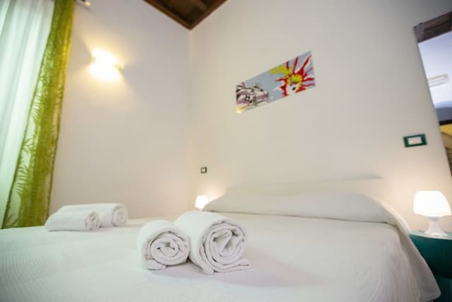 Double Room, 1 Queen Bed