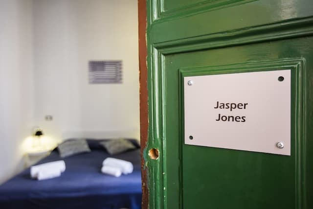 Double Room, 1 Queen Bed