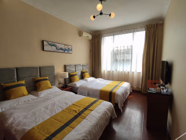 Cozy Room (2 Beds)