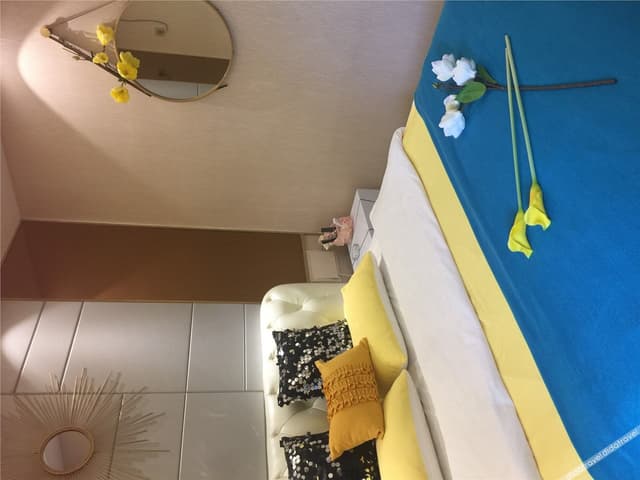 Deluxe Boutique Themed Room