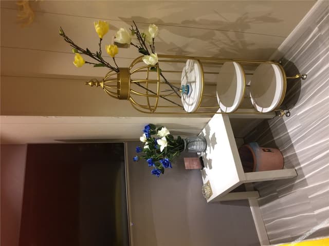 Deluxe Boutique Themed Room