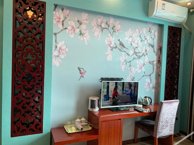 Deluxe Queen Room