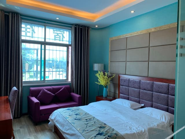 Deluxe Queen Room