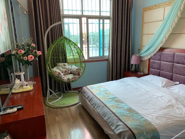 Deluxe Queen Room