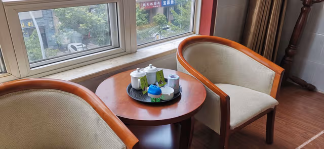 Business 2-bed Room