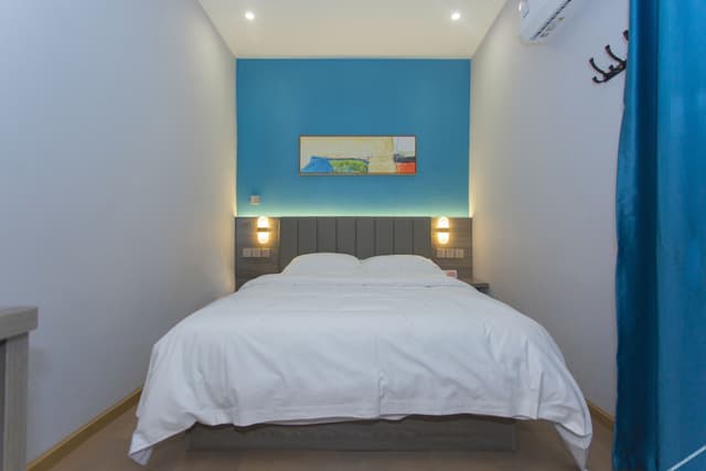 Elegant Queen Room
