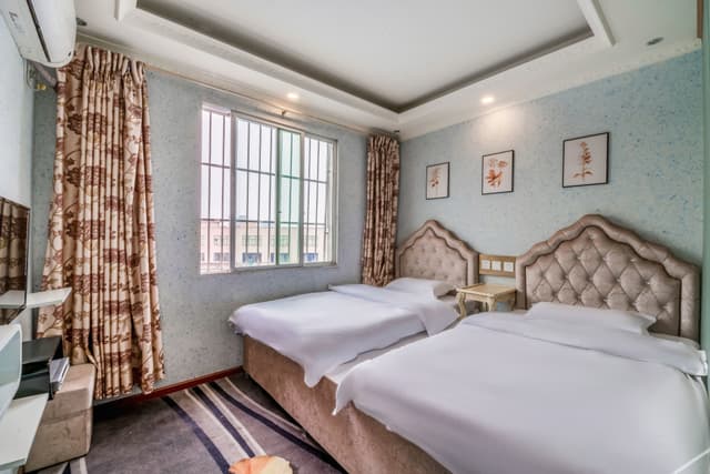 Business Standard Room