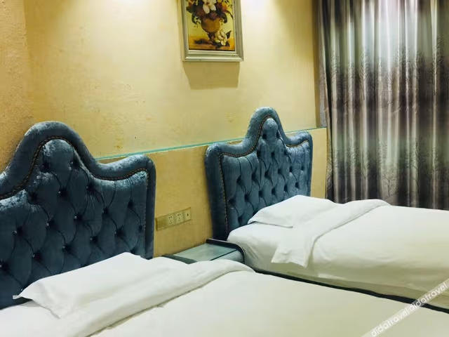 Business Room (2 Beds)