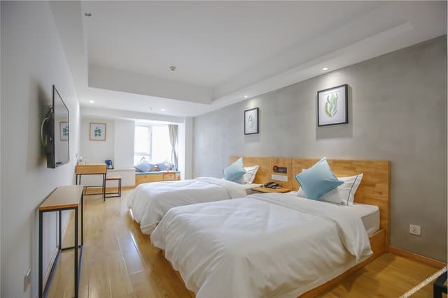 Elegant Residence Twin Room