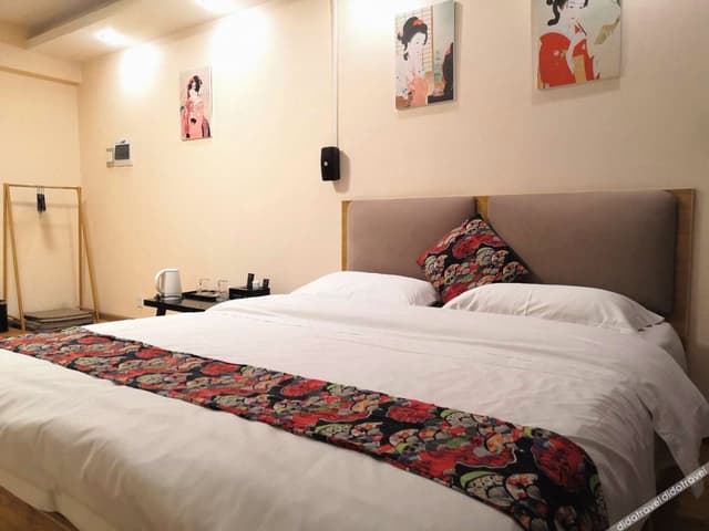 Featured Themed Room