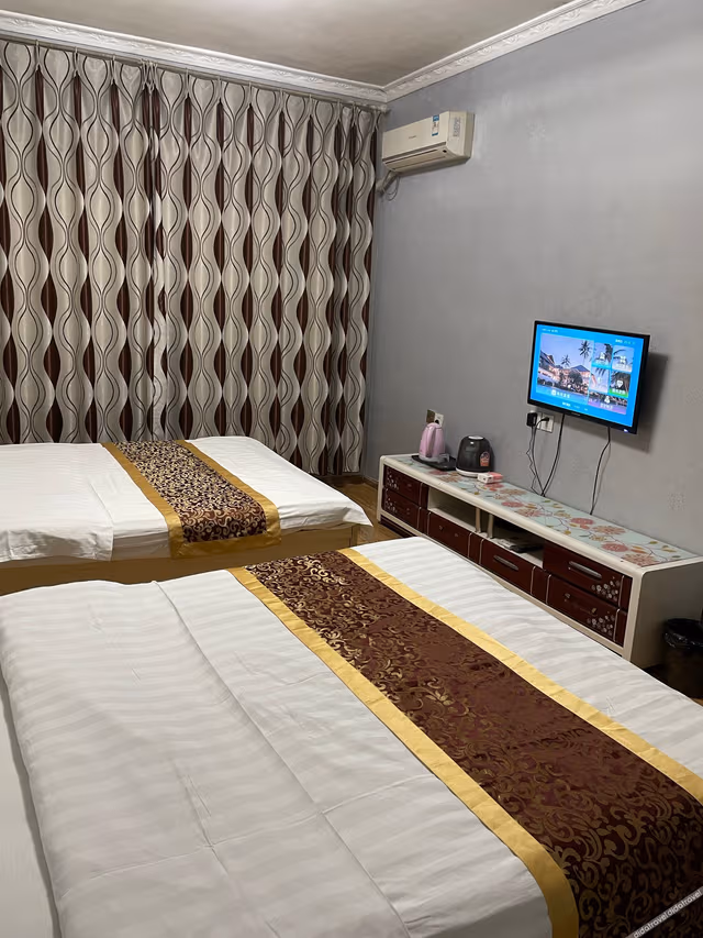 Twin Room (With Air Conditioner)