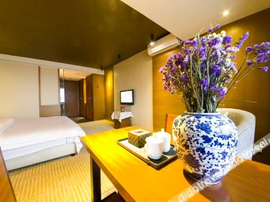 Guestroom - Night View (Double Bed) (Fridge)
